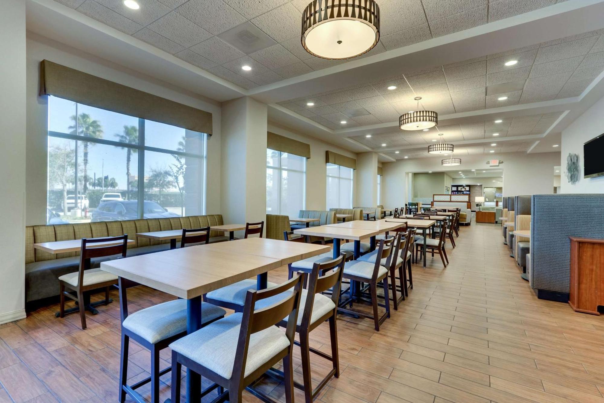 Drury Inn & Suites Orlando Near Universal Orlando Resort ภายนอก รูปภาพ