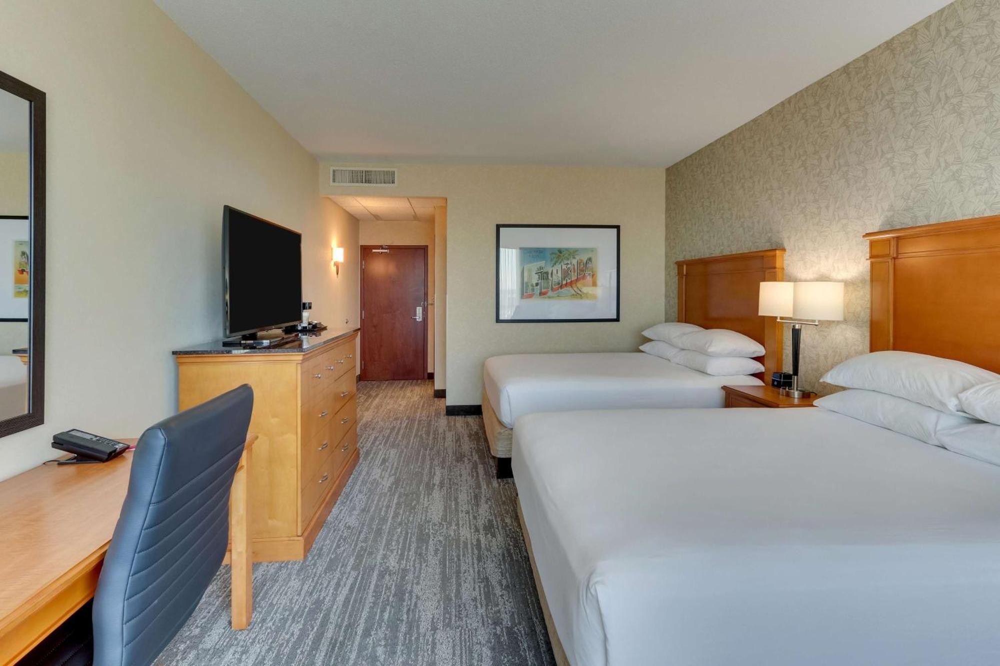 Drury Inn & Suites Orlando Near Universal Orlando Resort ภายนอก รูปภาพ